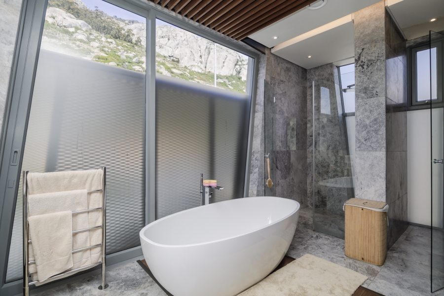 4 Bedroom Property for Sale in Fresnaye Western Cape
